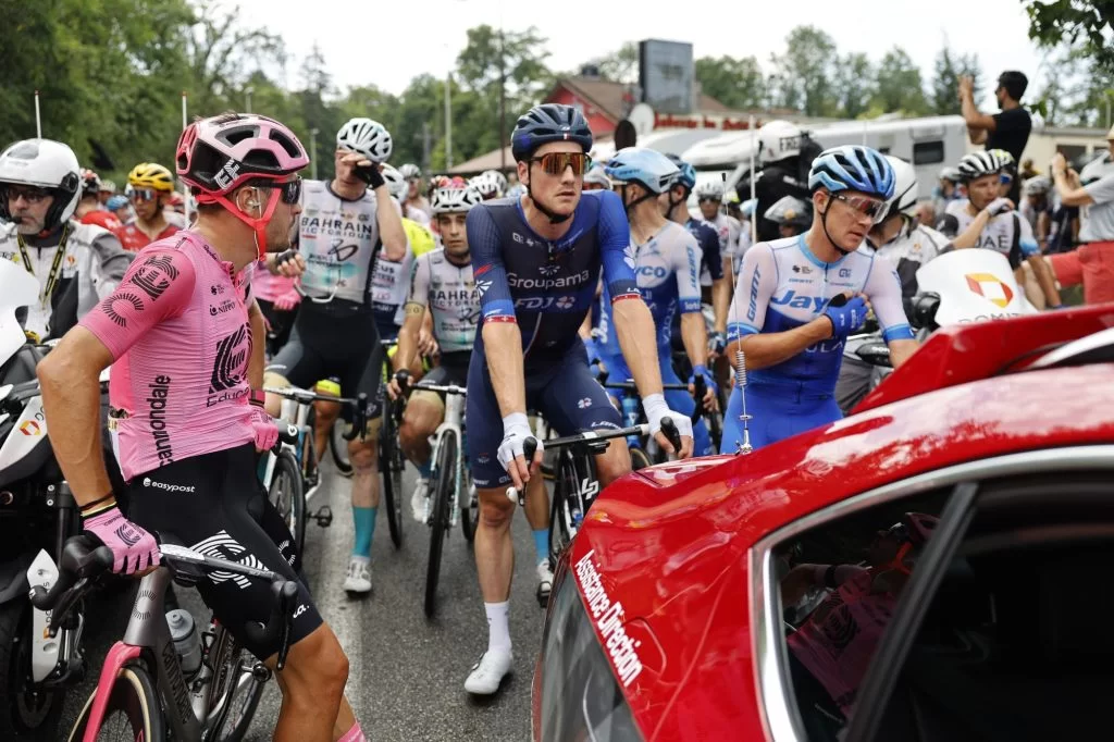 Photo Presse Originale – Tour De France 1985 – Chute à L'arrière Du Peloton – Vintage