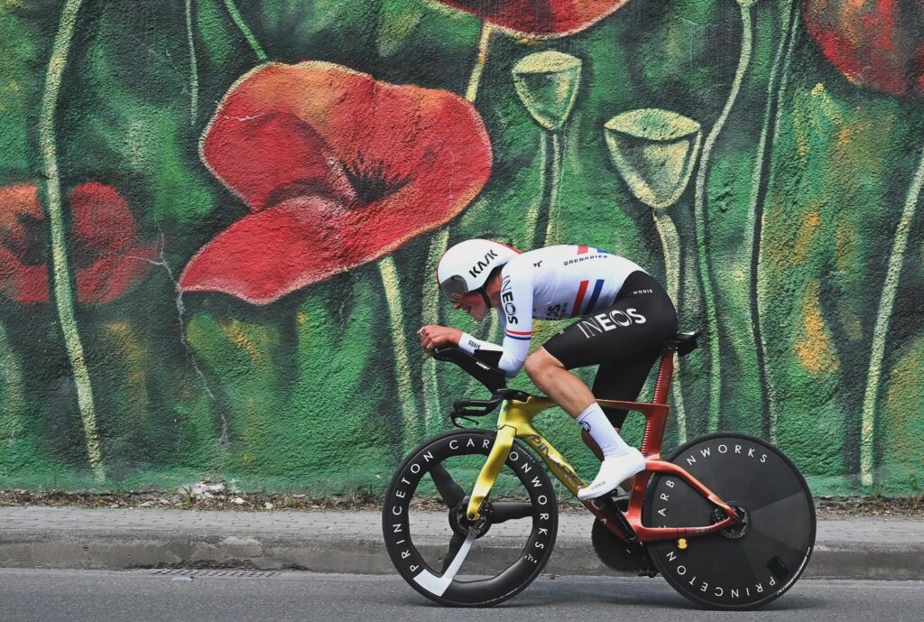 La 10e &eacute;tape du Giro 2025 en d&eacute;tails : le profil, les favoris, le direct