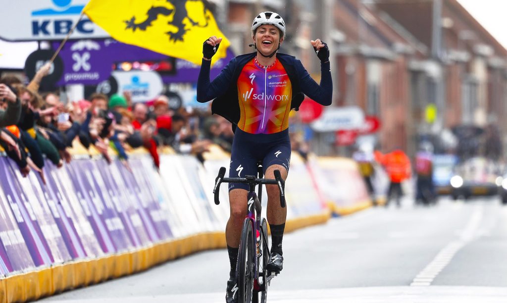 Marlen Reusser signe un grand num&eacute;ro sur Gand-Wevelgem Femmes
