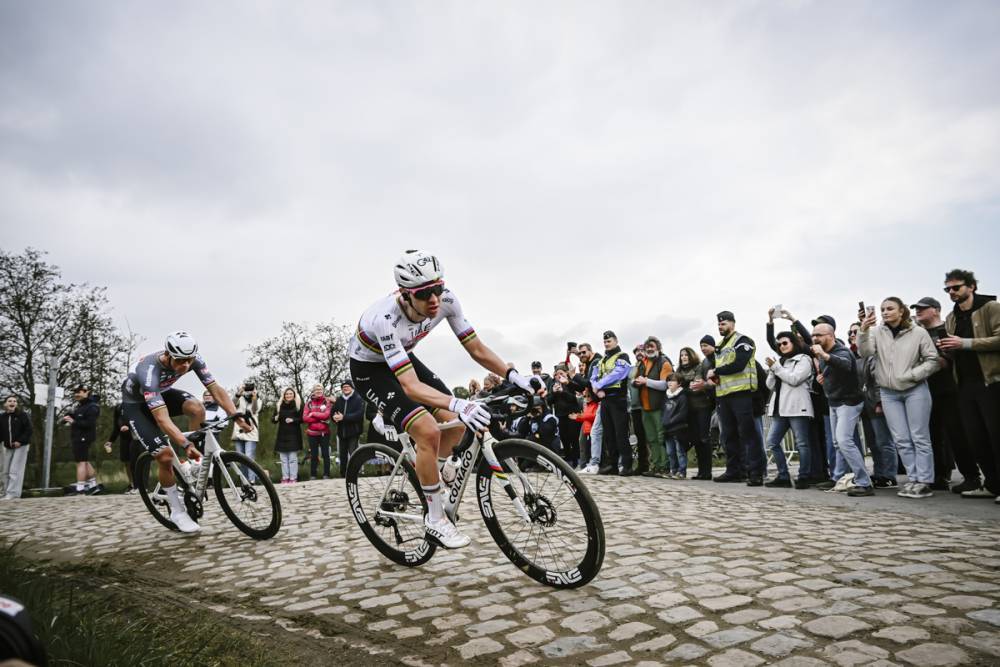 Paris-Roubaix 2026 : un duel entre Tadej pogacar et Mathieu van der Poel