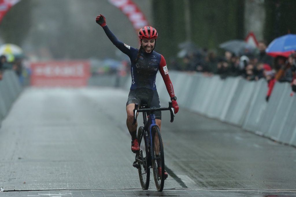 Shirin van Anrooij sans concurrence &agrave; Loenhout en Exact Cross