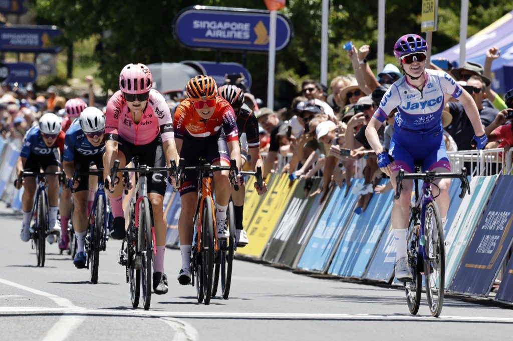 Alex Manly s&rsquo;offre la 2e &eacute;tape du Tour Down Under F&eacute;minin 2023