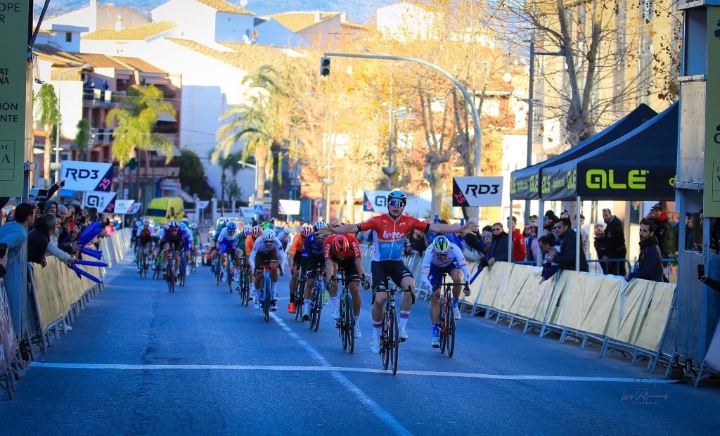 Arnaud De Lie remporte la Classique de Valence 2023 apr&egrave;s un final houleux