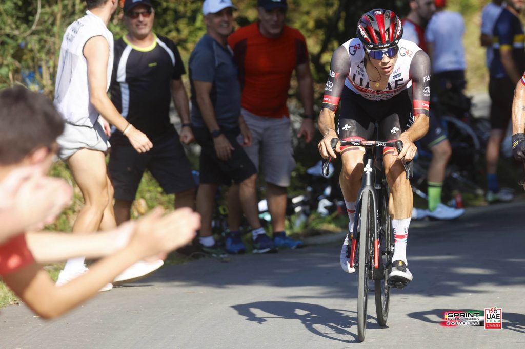 Juan Ayuso renonce au Tour de Valence en raison d&rsquo;une tendinite