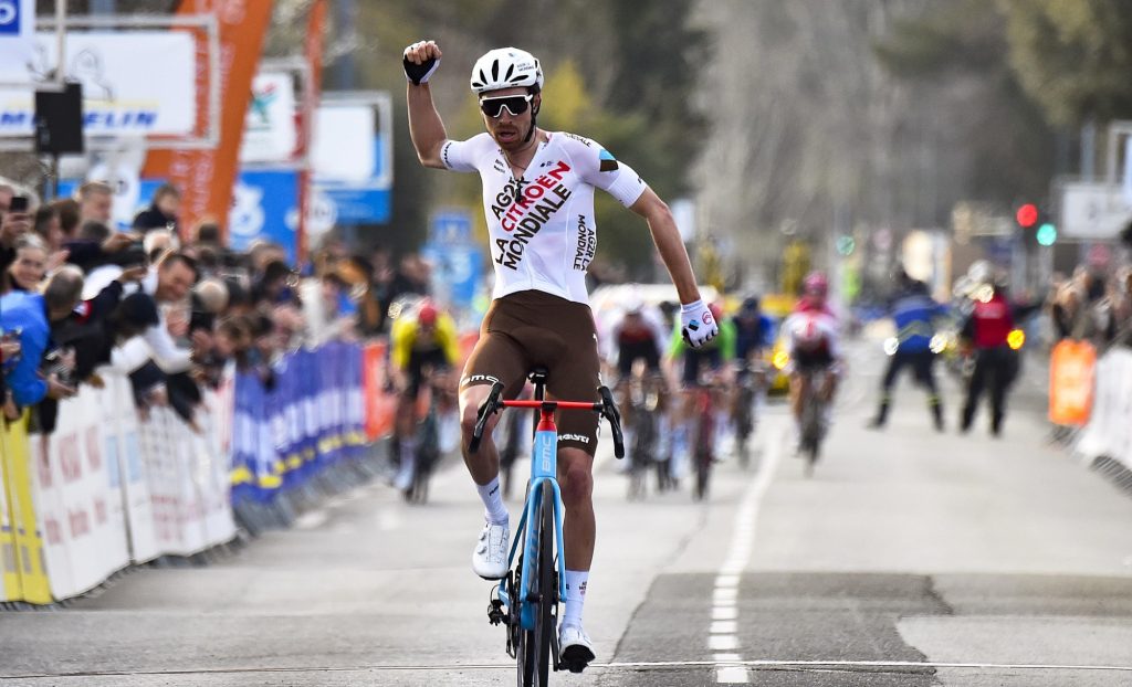 Aur&eacute;lien Paret-Peintre en solitaire &agrave; Vence au Tour des Alpes Maritimes et du Var