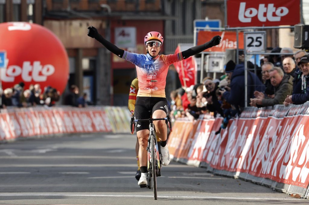 Marta Bastianelli, sortie dans la dernier secteur pav&eacute;s, s'est impos&eacute;e sur le Samyn des Dames 2023. Photo : Cor Vos