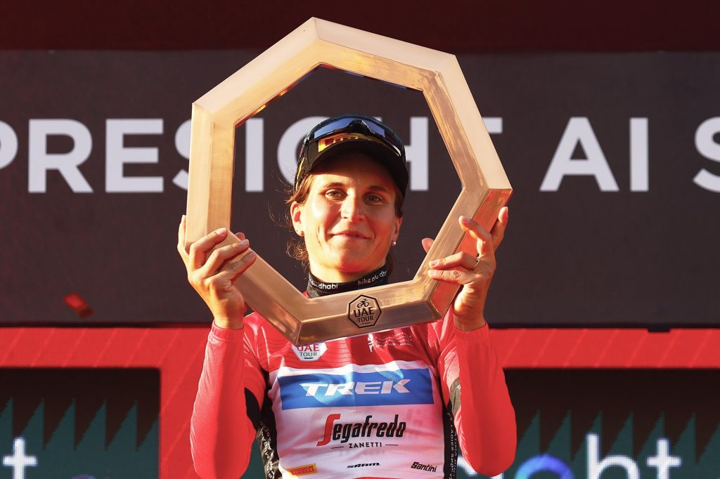 Elisa Longo Borghini remporte le classement g&eacute;n&eacute;ral de l&rsquo;UAE Tour Femmes 2023