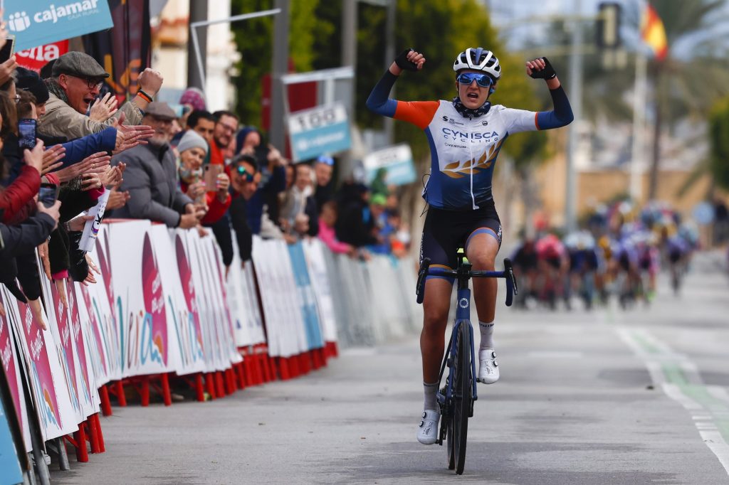 Emilie Fortin remporte en solitaire la Clasica de Almeria Femmes