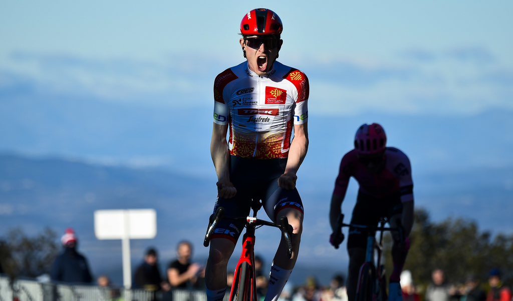Mattias Skjelmose fait coup double au Mont Bouquet