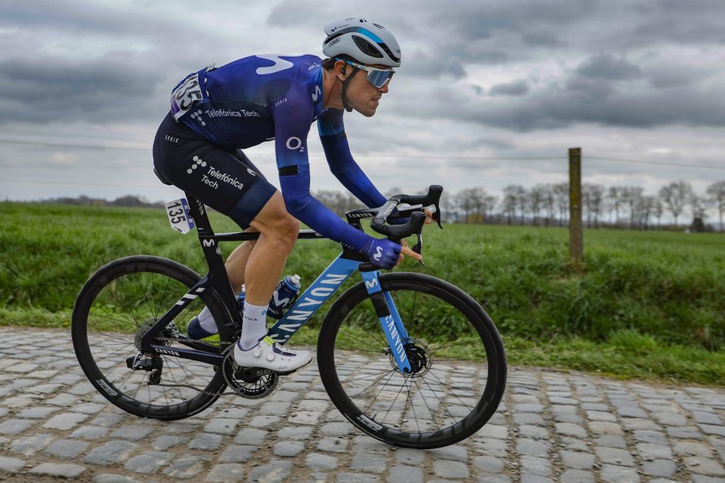 Movistar avec l&rsquo;incroyable Oier Lazkano au d&eacute;part du Tour des Flandres