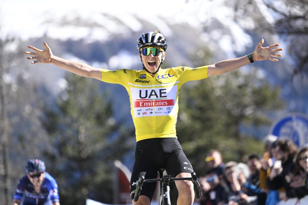 Tadej Pogacar devant David Gaudu au Col de la Couillole sur Paris-Nice