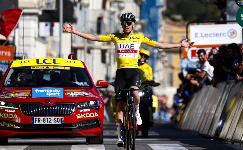 Tadej Pogacar a remport&eacute; en solitaire la 8e &eacute;tape de Paris-Nice 2023 et le g&eacute;n&eacute;al. Photo : Cor Vos