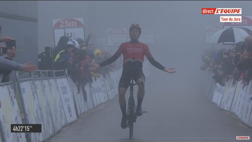 K&eacute;vin Vauquelin remporte le Tour du Jura dans des conditions dantesques