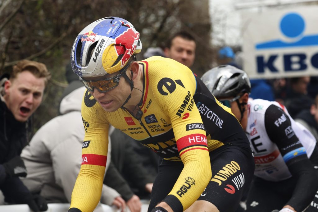 Wout van Aert : &laquo;&nbsp;J&rsquo;ai encore un peu mal au genou et aux c&ocirc;tes&nbsp;&raquo;