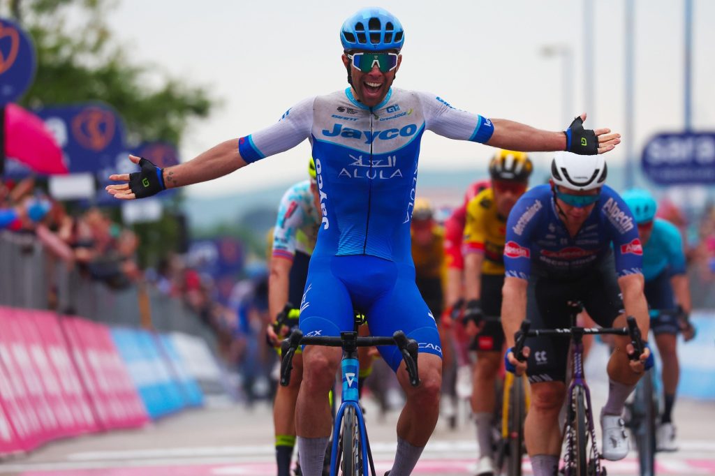 Michael Matthews finit le travail sur la 3e &eacute;tape du Giro 2023
