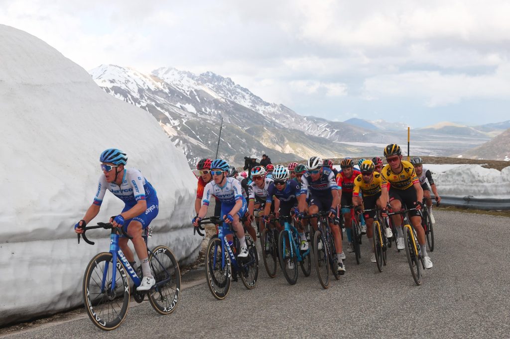 Le sommet du col du Grand-Saint-Bernard escamot&eacute; sur le Giro 2023