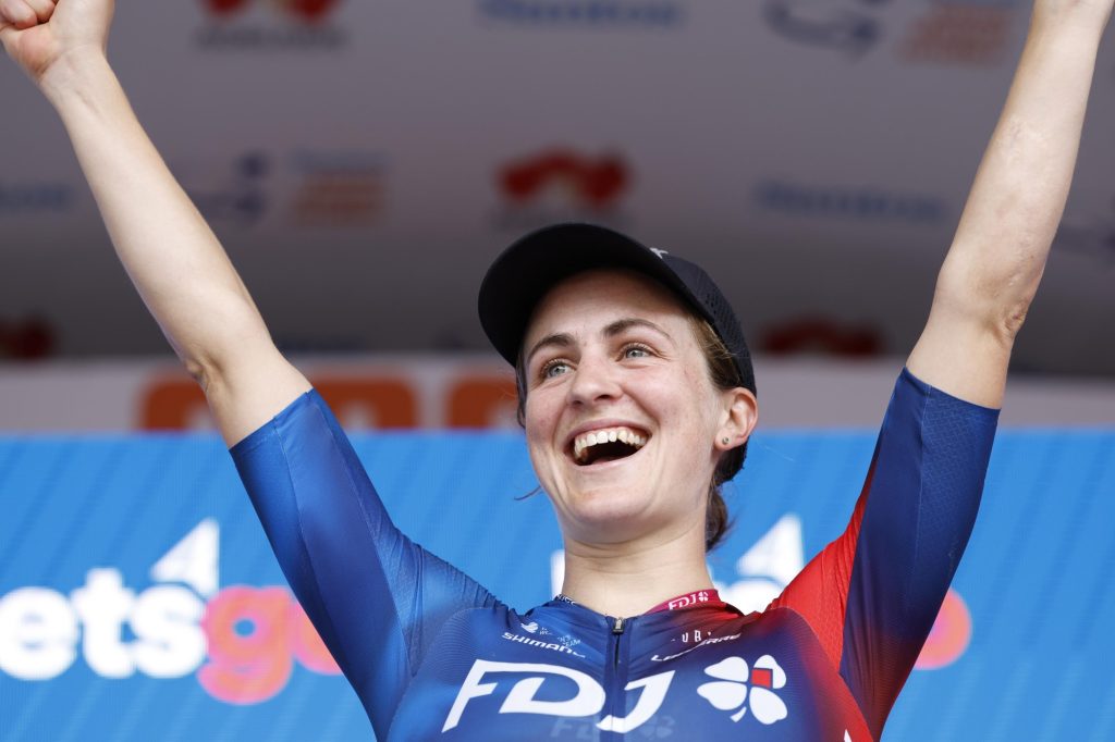 Grace Brown atomise le contre-la-montre du Bretagne Ladies Tour