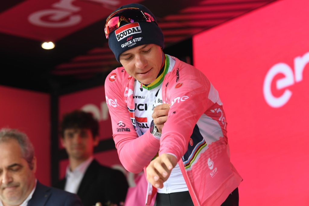 Remco Evenepoel contraint de quitter le Giro 2023, &agrave; son tour touch&eacute; par le Covid-19. Photo : Cor Vos