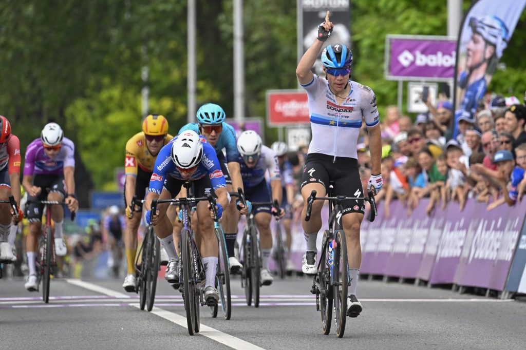 Fabio Jakobsen gagne sa deuxi&egrave;me &eacute;tape sur le Tour de Belgique, Mathieu van der Poel titr&eacute;