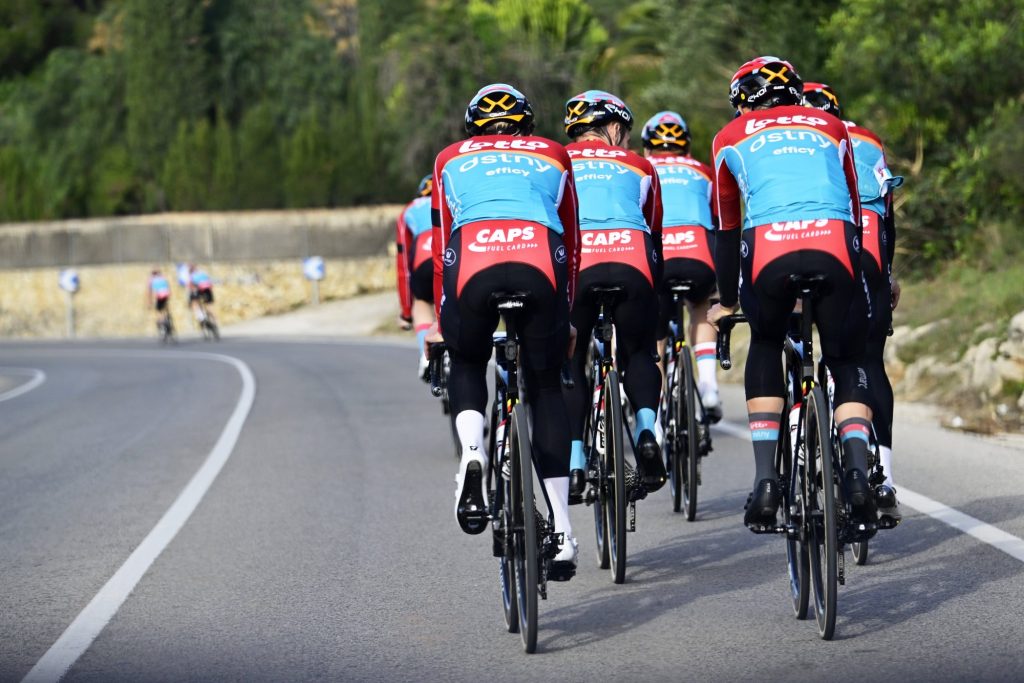 Un DS de Lotto Dstny &eacute;cart&eacute; du Tour de France pour un comportement inappropri&eacute;