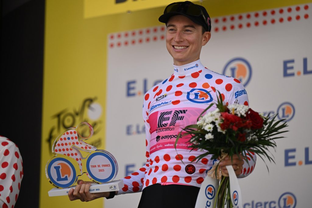 Neilson Powless prend le maillot &agrave; pois en roublard