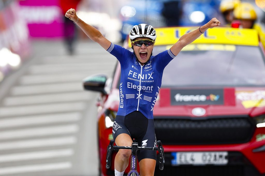 Yara Kastelijn r&eacute;alise le bon coup en &eacute;chapp&eacute;e sur le Tour de France Femmes