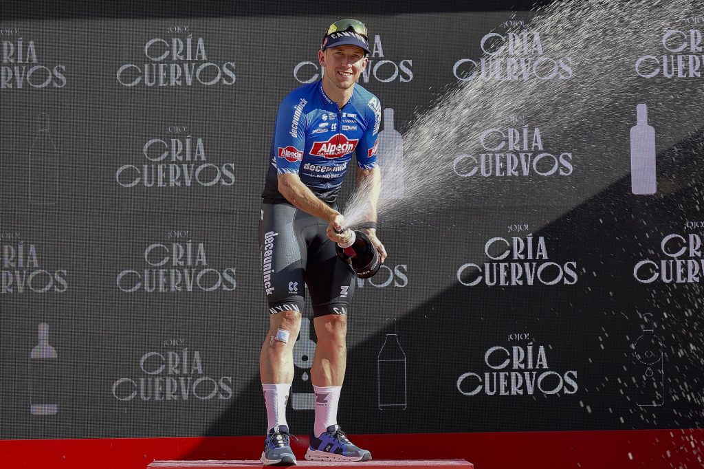 Kaden Groves d&eacute;poss&egrave;de Andrea Vendrame du maillot vert
