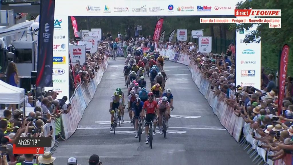 Luca Mozzato remporte un sprint houleux sur la 2e &eacute;tape du Tour du Limousin