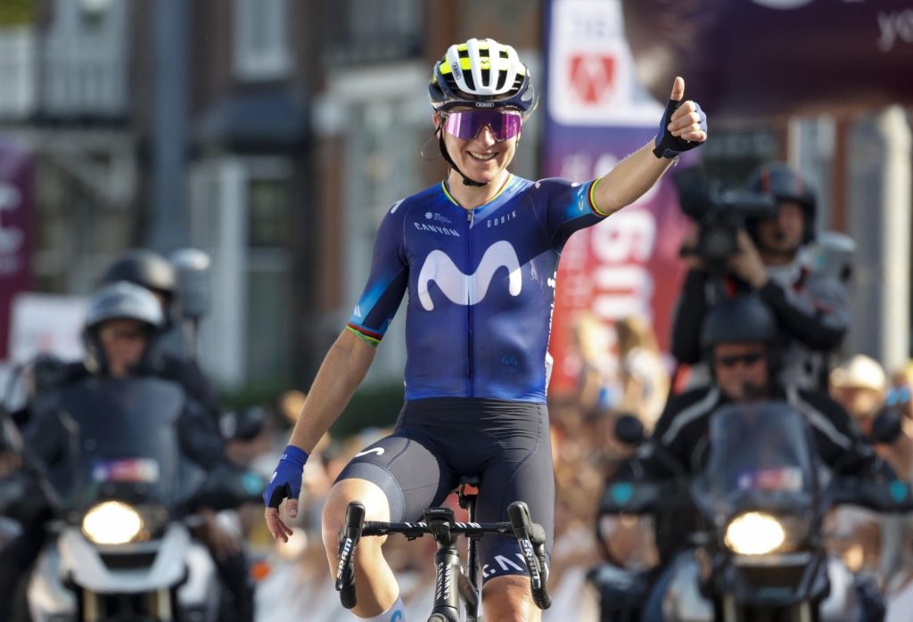 Annemiek van Vleuten fait un adieu &eacute;mouvant devant son public