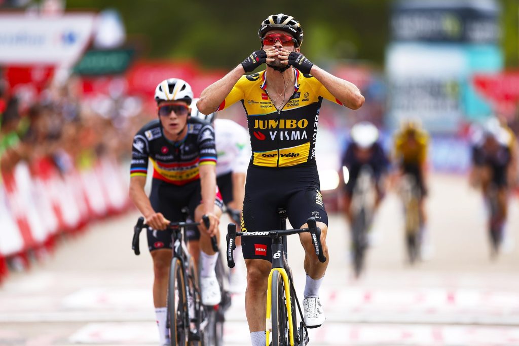 Primoz Roglic l&rsquo;&eacute;tape, Sepp Kuss en rouge sur La Vuelta