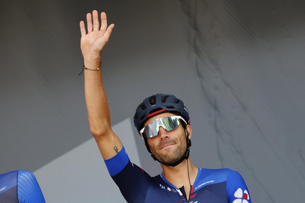 Thibaut Pinot bien entour&eacute; pour son final au Tour de Lombardie