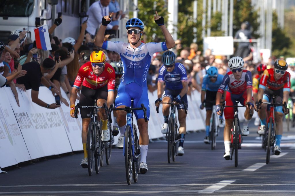 Stewart la der&rsquo;, Aular sacr&eacute; sur la CRO Race apr&egrave;s une impressionnante chute