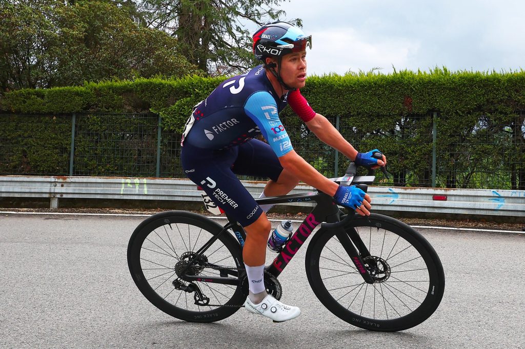 Sebastian Berwick s&rsquo;engage aupr&egrave;s de la Caja Rural