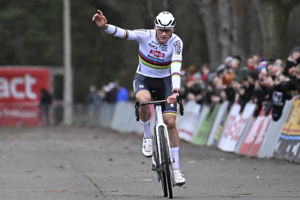 Mathieu van der Poel remporte facilement l&rsquo;Exact Cross &agrave; Mol