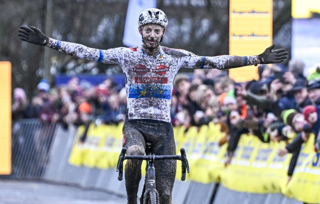 Michael Vanthourenhout remporte l&rsquo;Hexia Cyclocross de Gullegem