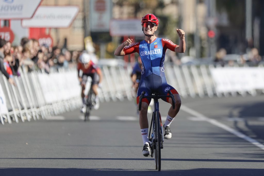 C&eacute;drine Kerbaol s&rsquo;impose en solo sur la Vuelta CV