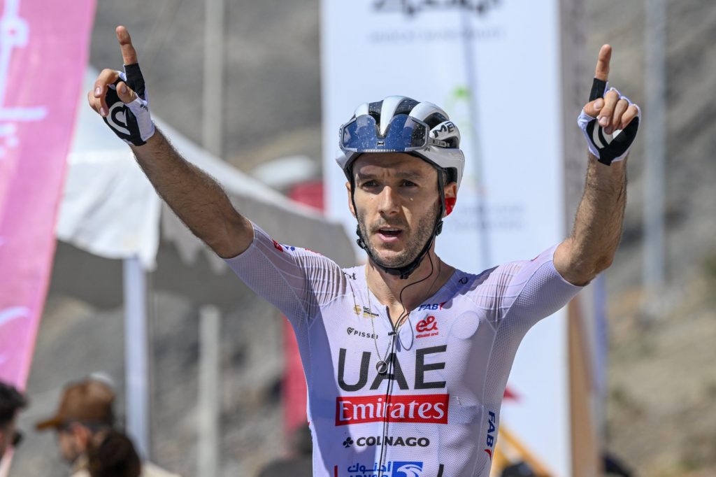 Adam Yates : &laquo;&nbsp;En tr&egrave;s bonne position avant l&rsquo;UAE Tour&nbsp;&raquo;