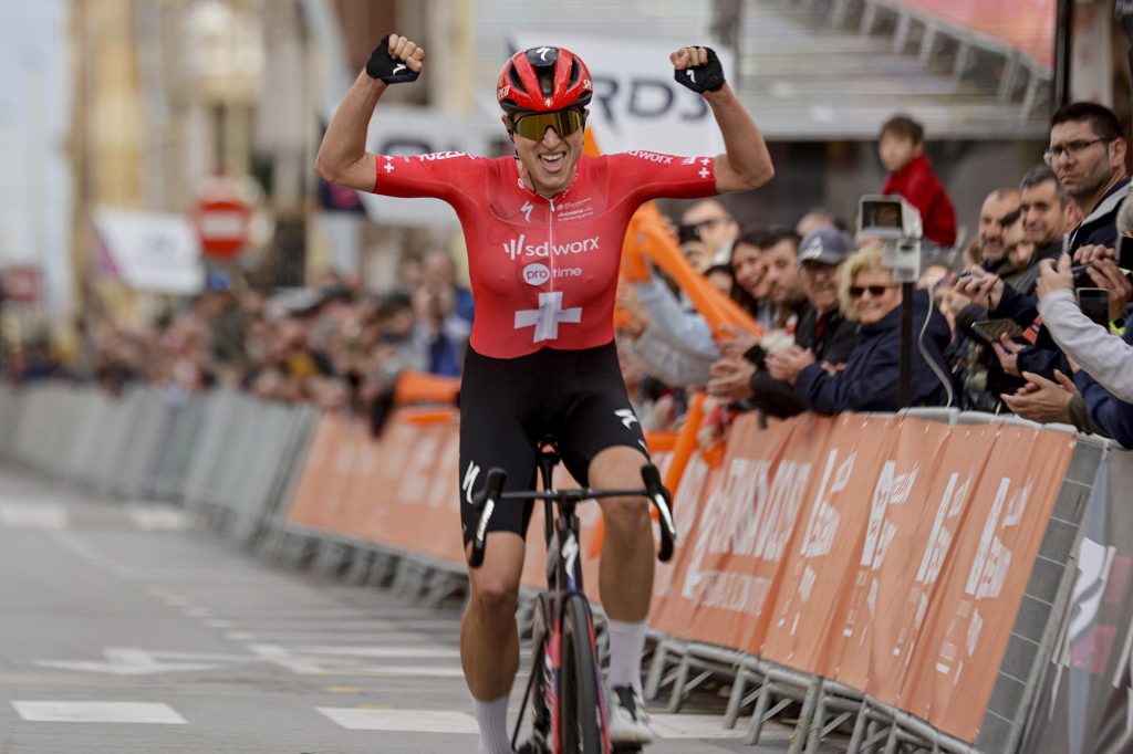 Marlen Reusser en solitaire sur la 2e &eacute;tape de la Setmana Ciclista Valenciana 2024