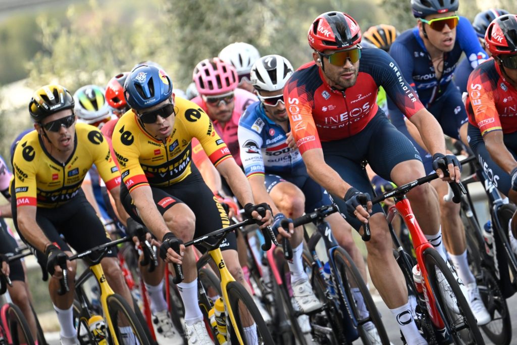 Les &eacute;quipes engag&eacute;es au d&eacute;part de Milan-Sanremo 2024
