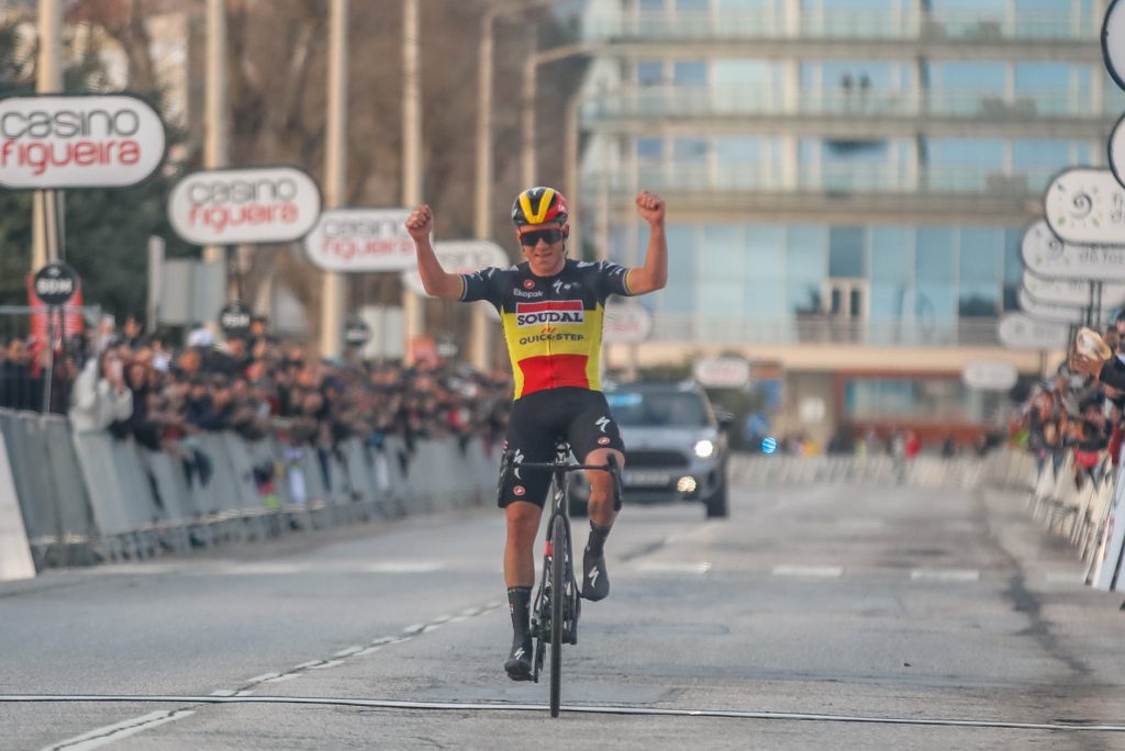 Remco Evenepoel s&rsquo;impose apr&egrave;s un num&eacute;ro sur la Figueira Champions Classic 2024