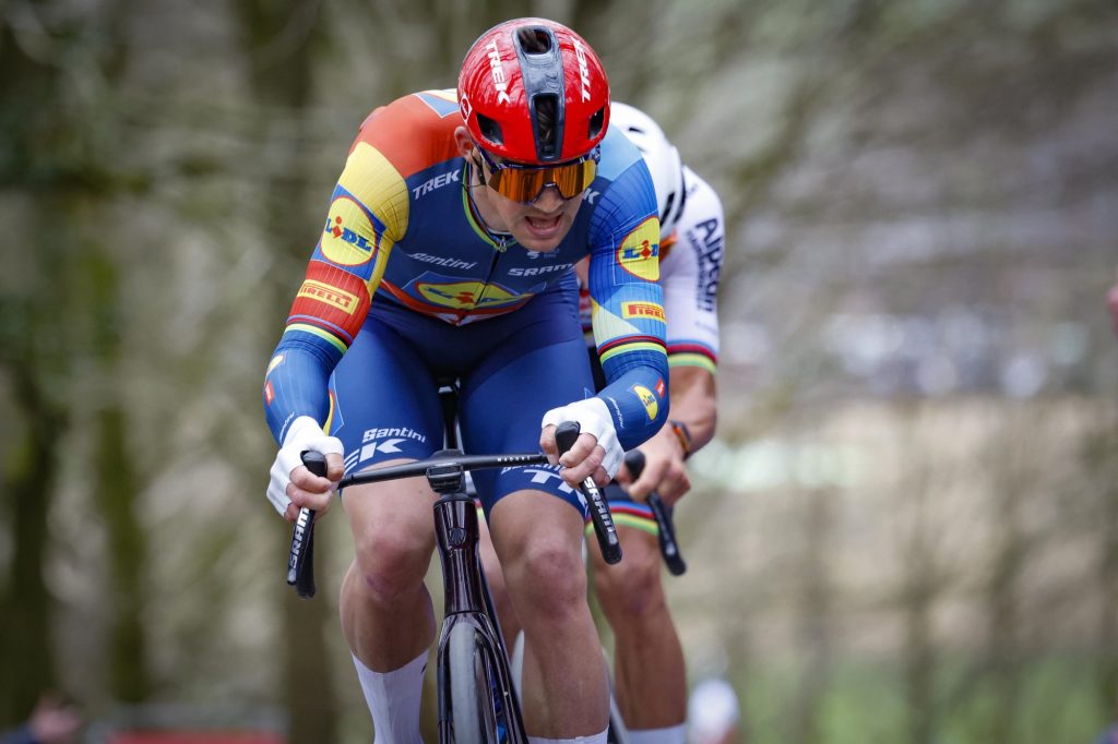 Mads Pedersen bien entour&eacute; malgr&eacute; tout au Tour des Flandres 2024