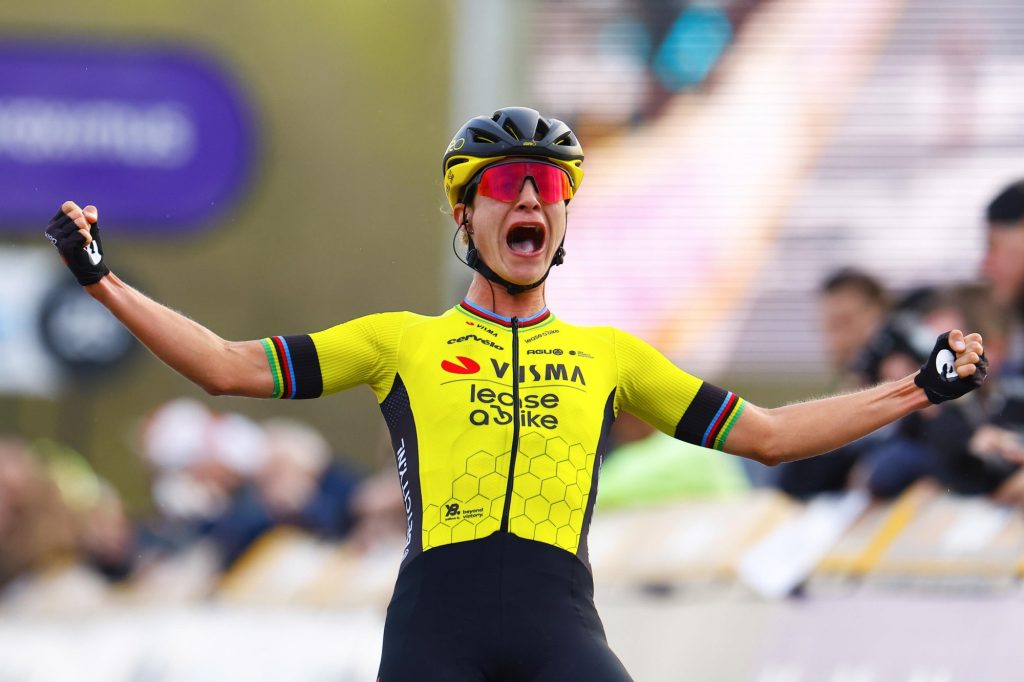 Marianne Vos gagne A Travers la Flandre 2024 dans un sprint &agrave; deux