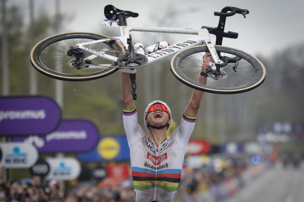 Mathieu van der Poel : &laquo;&nbsp;Ma saison est r&eacute;ussie&nbsp;&raquo;