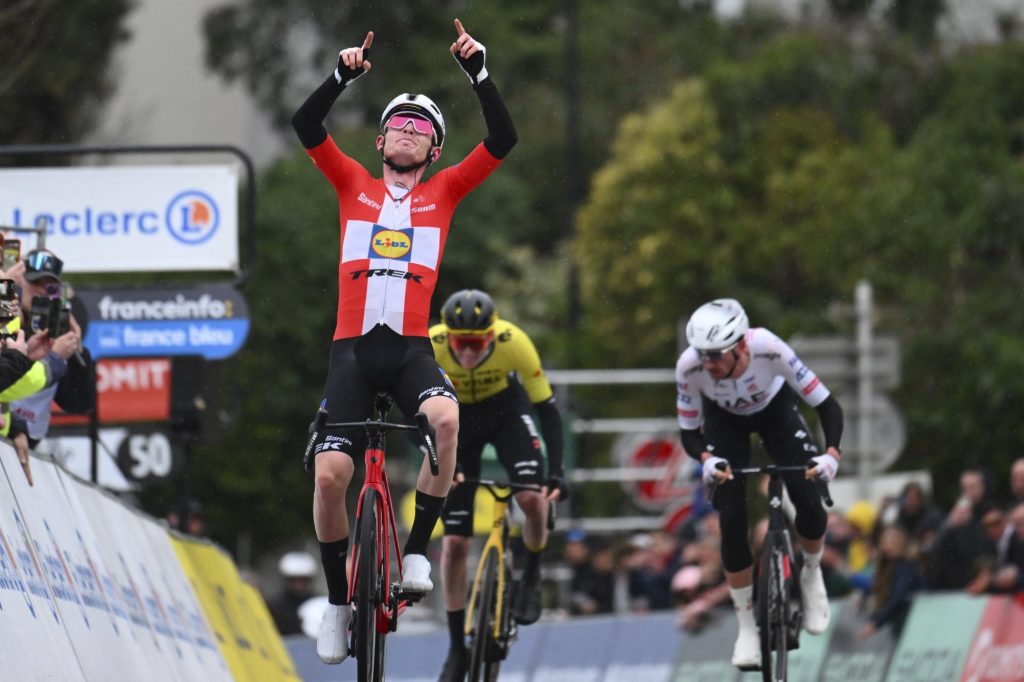 Mattias Skjelmose remporte la 6e &eacute;tape, McNulty reprend le jaune de Paris-Nice 2024