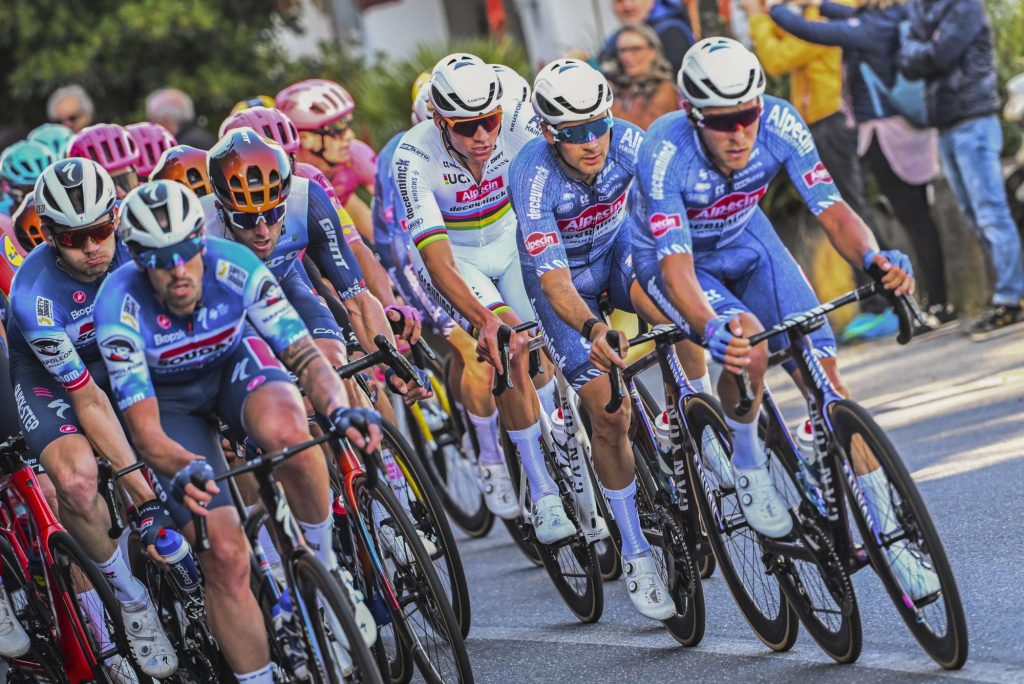 L&rsquo;&eacute;dition 2024 de Milan-Sanremo, la plus rapide de l&rsquo;histoire