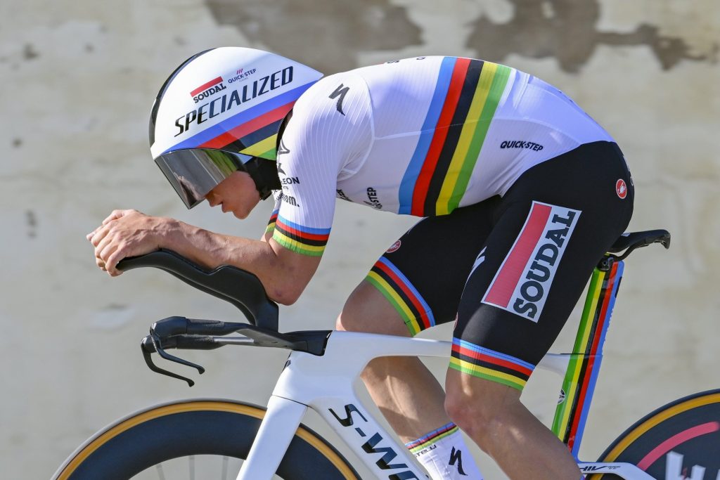 Remco Evenepoel : &laquo;&nbsp;L&rsquo;UCI veut jouer avec nos couilles&nbsp;&raquo;