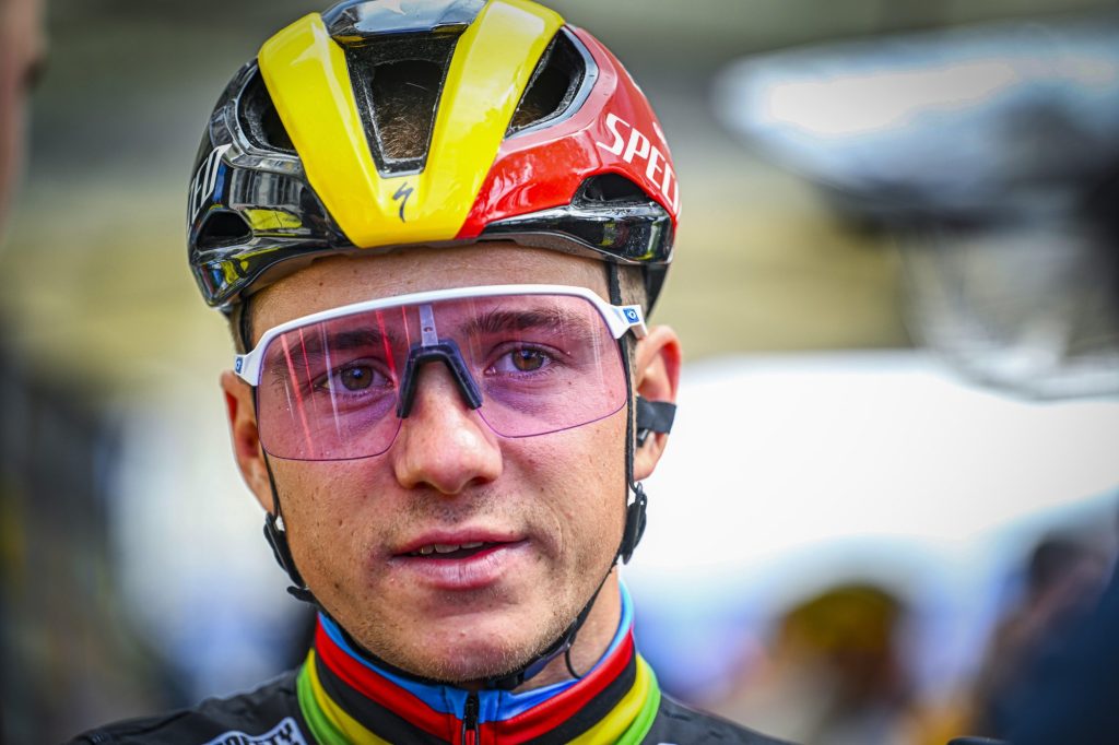Remco Evenepoel : &laquo;&nbsp;Pas &agrave; moi d&rsquo;attaquer le maillot jaune&nbsp;&raquo;