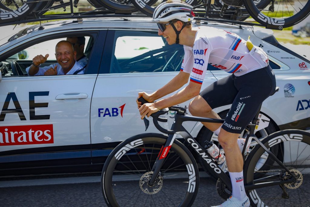 La petite blague de Tadej Pogacar au peloton du Tour de Catalogne