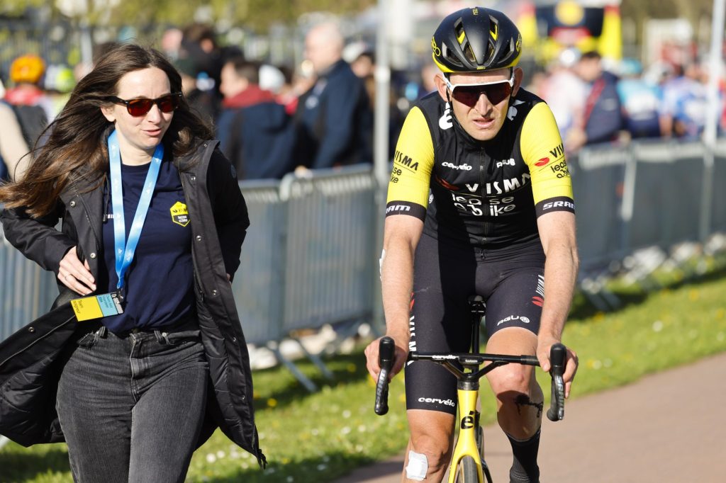 Tiesj Benoot : &laquo;&nbsp;Je pense que Wout heurte ma roue arri&egrave;re&nbsp;&raquo;