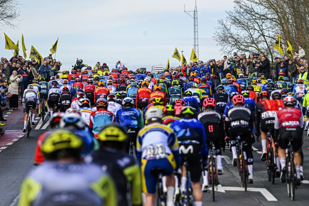 DIRECT : 8 coureurs &agrave; l&rsquo;avant du Tour des Flandres 2024